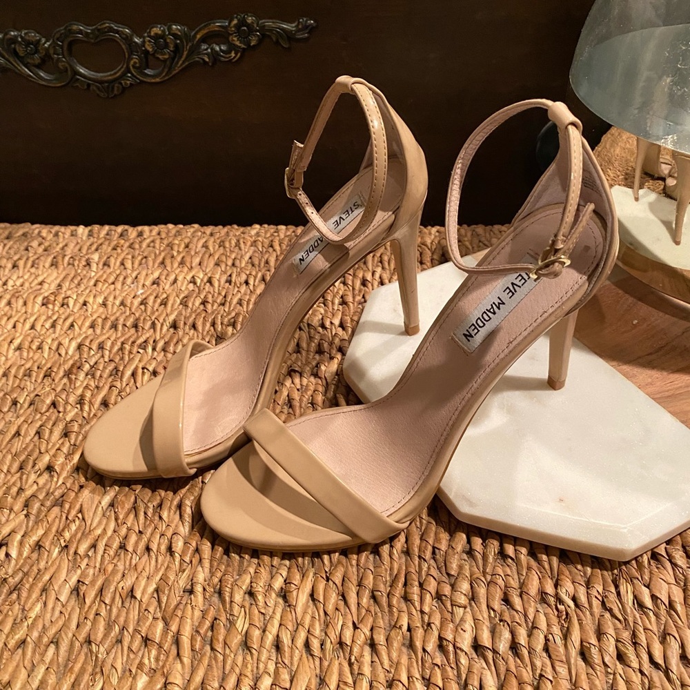 Steve Madden heels beige,strappy